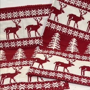 2 Eddie Bauer Home Standard 100% Cotton, Red and Cream color Pillowcases